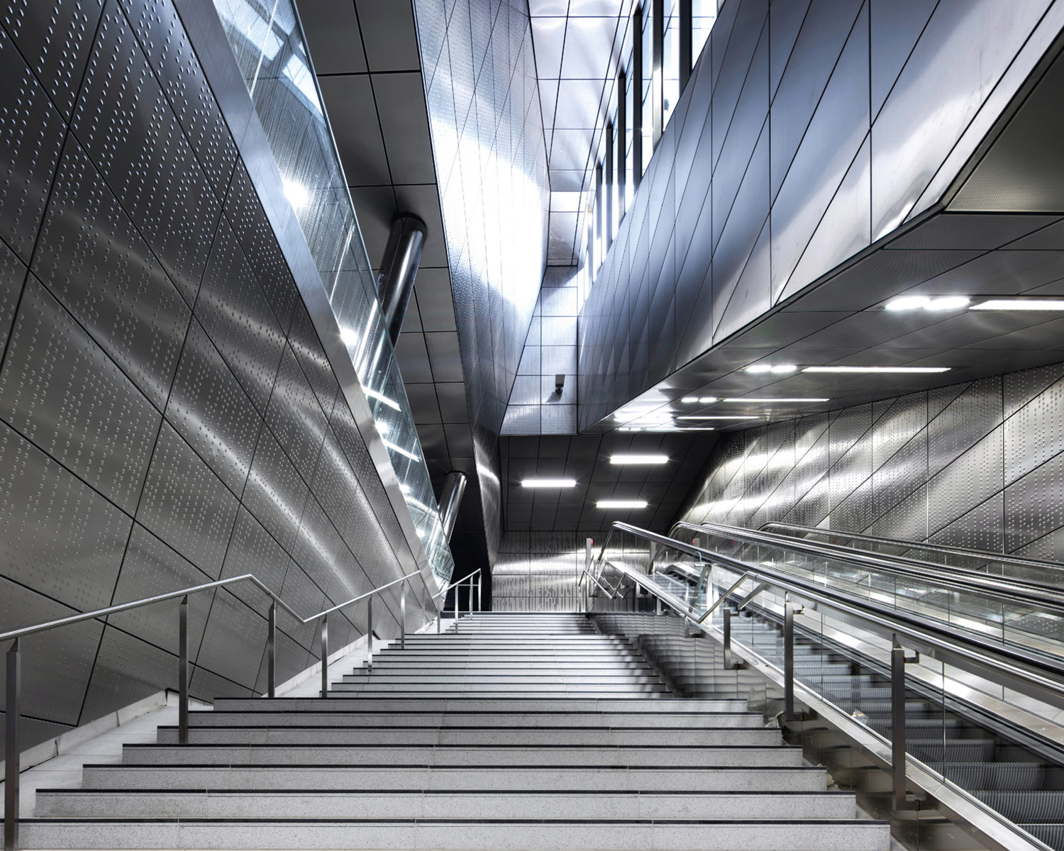 Wehrhahnlinie Duesseldorf, Stations, Benrather Strasse, Thomas Stricker, netzwerkarchitekten, Photo Joerg Hempel