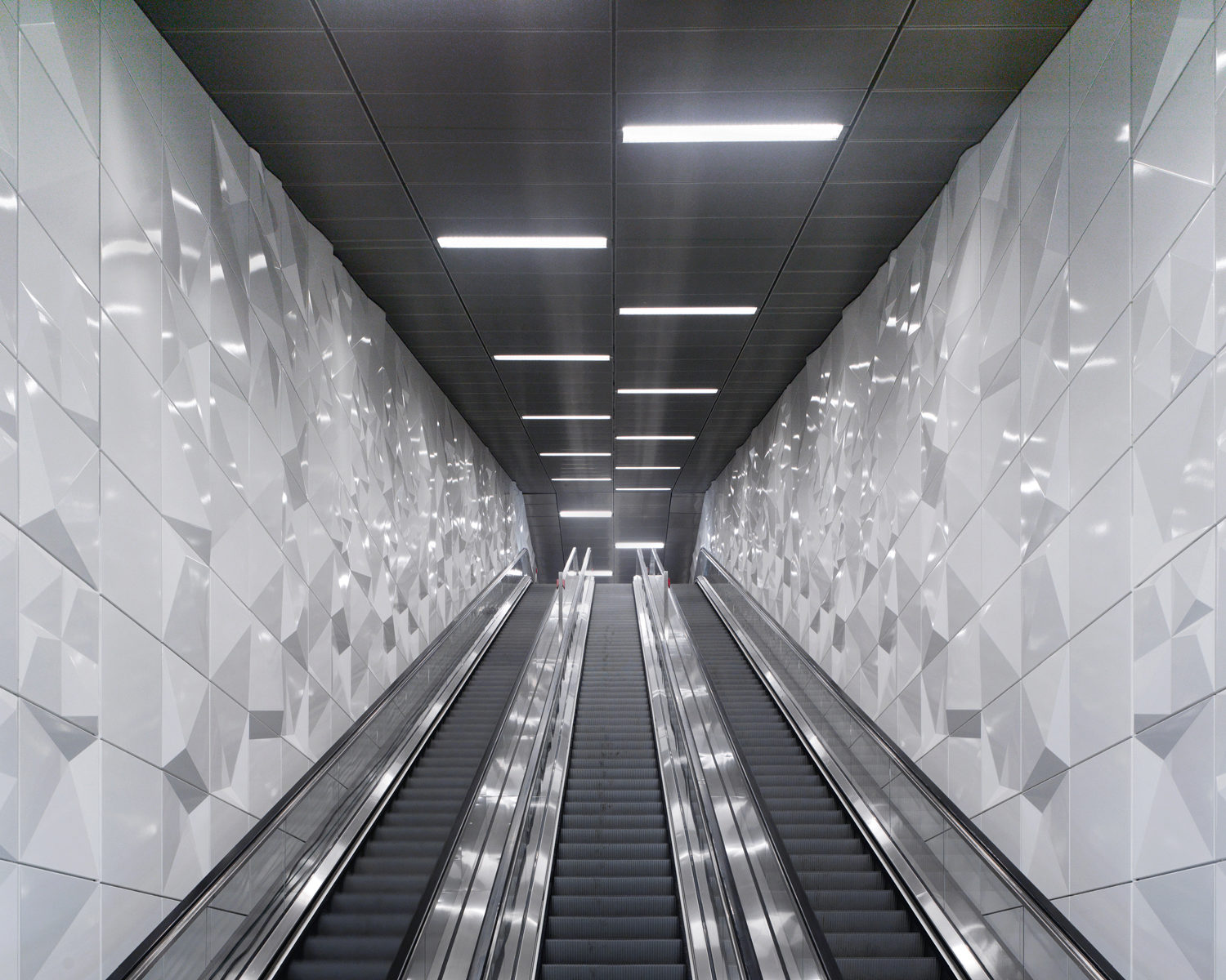 Wehrhahnlinie Duesseldorf, Stations, Heinrich Heine Allee, Ralf Broeg, netzwerkarchitekten, Photo Achim Kukulies